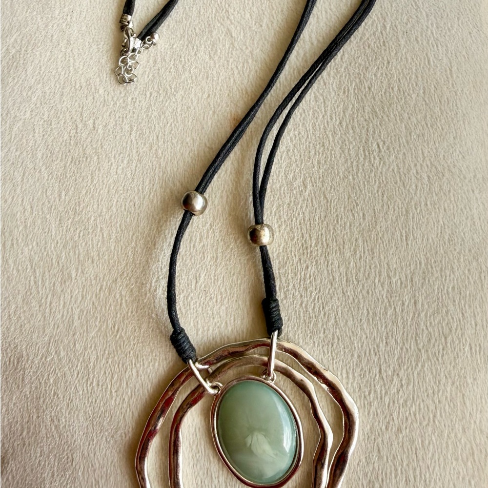 Vintage Y2K  BoHo Silver and Green Pendant Necklace